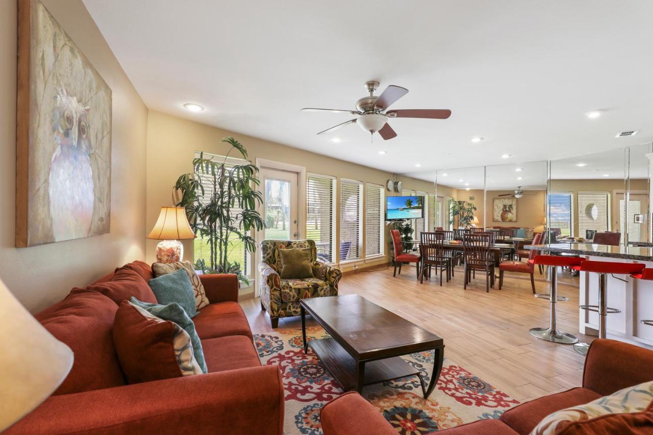 Ground Floor Beachfront Beauty! Steps To The Beach And Pool South Padre Island Eksteriør billede