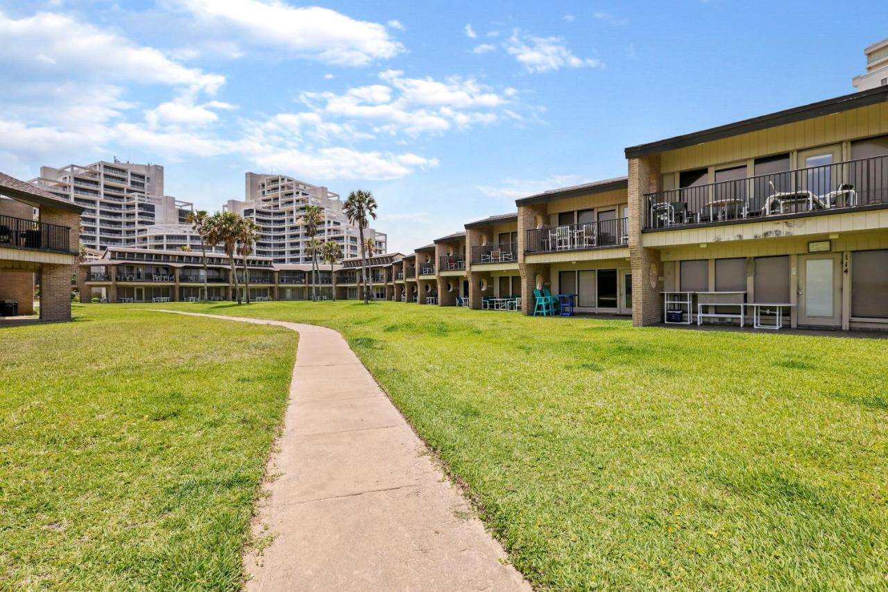 Ground Floor Beachfront Beauty! Steps To The Beach And Pool South Padre Island Eksteriør billede