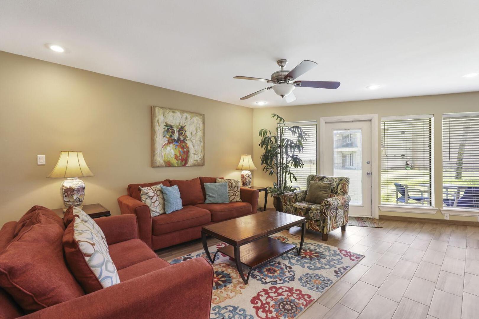 Ground Floor Beachfront Beauty! Steps To The Beach And Pool South Padre Island Værelse billede