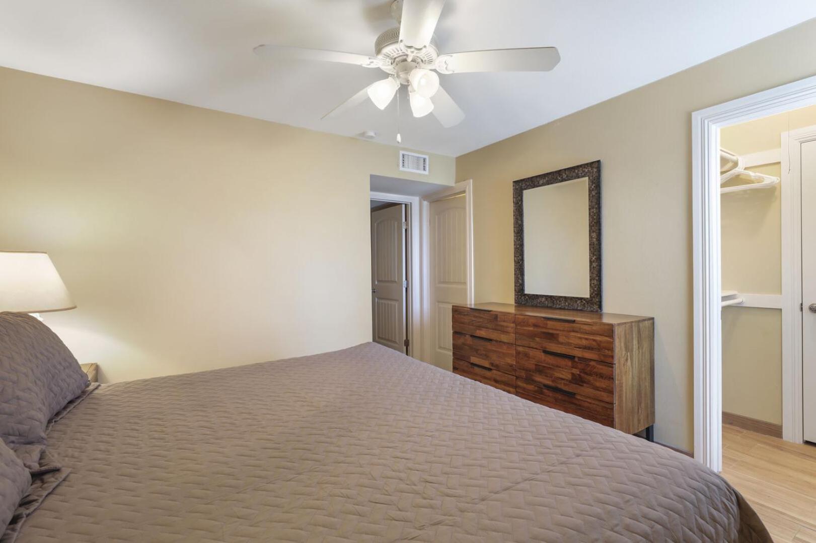Ground Floor Beachfront Beauty! Steps To The Beach And Pool South Padre Island Værelse billede